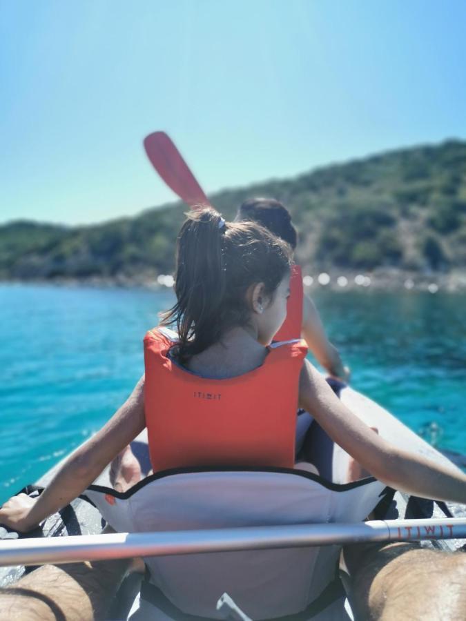 Cara Catherine Geremèas Dış mekan fotoğraf